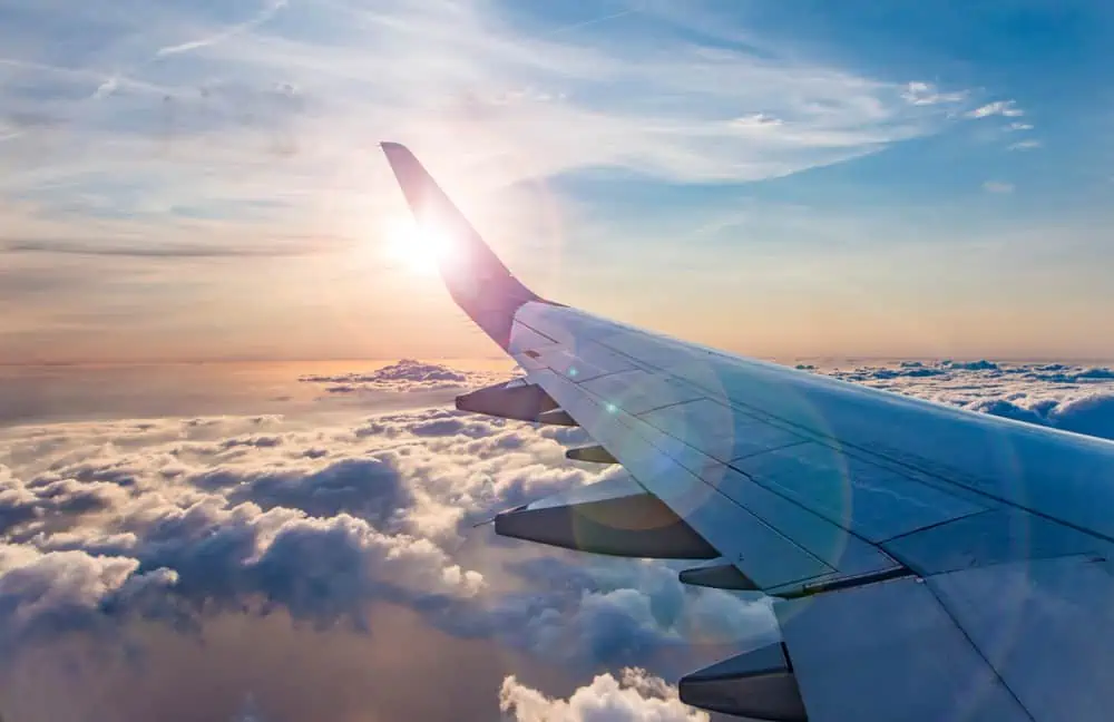 advantages of turbulent flow - airplane wing
